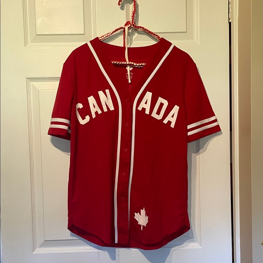 Men’s XS Red Canada Baseball Jersey